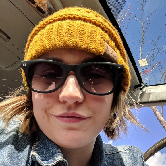 Meet your Posher, Cara - Picture 1 of 1